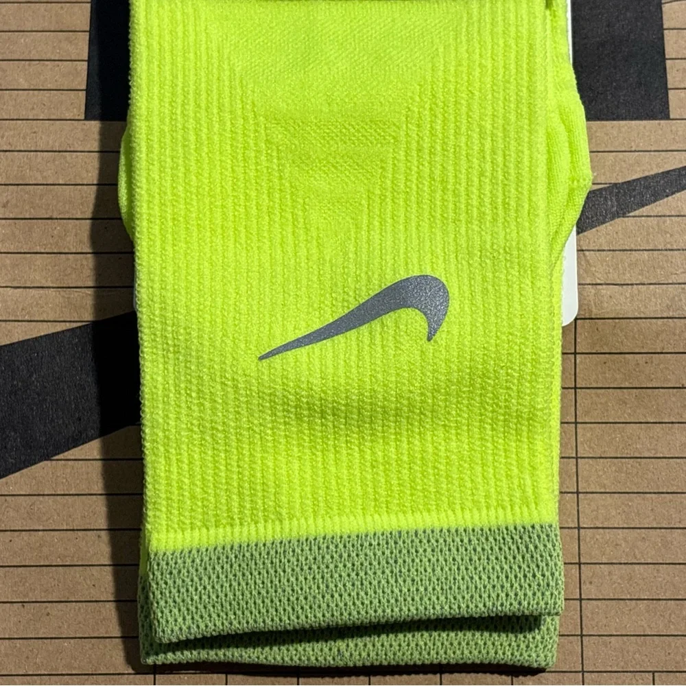 Nike Spark Running Lightweight Crew Socks DA3584-702 Neon Bright Volt reflective